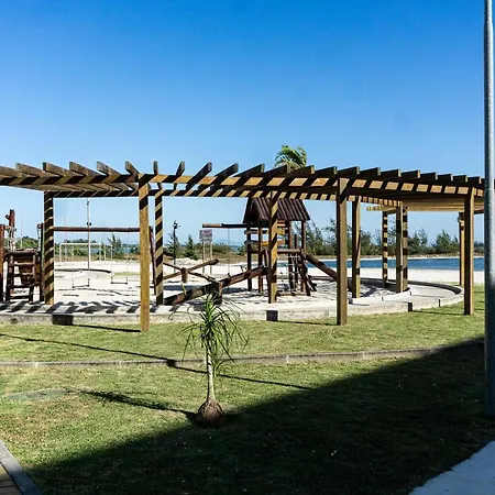 Apê aconchegante condomínio beira lagoa c/piscina-2